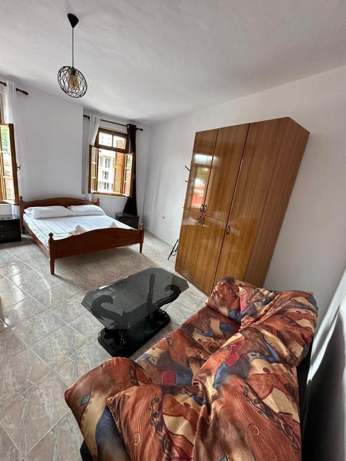 Central Charm Apartments Влёра Экстерьер фото
